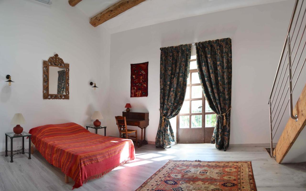 Chambres D Hotes De Charme Dans Mas La Souvine Du 17Eme, Chambres Climatisees Bédarrides エクステリア 写真