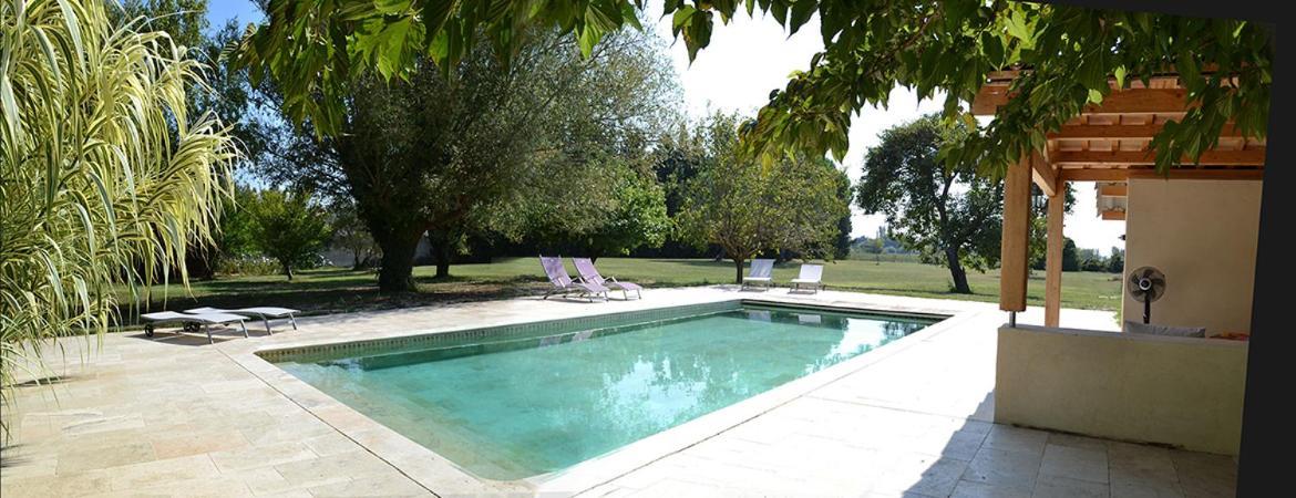 Chambres D Hotes De Charme Dans Mas La Souvine Du 17Eme, Chambres Climatisees Bédarrides エクステリア 写真